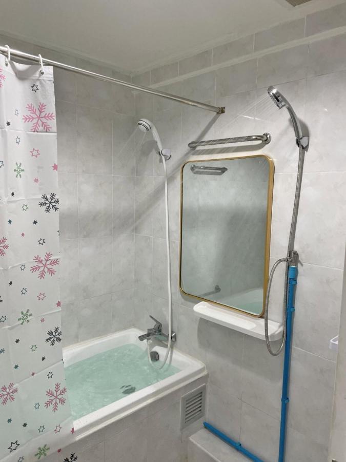 Apartment A4 Dindaeng Bangkok Extérieur photo