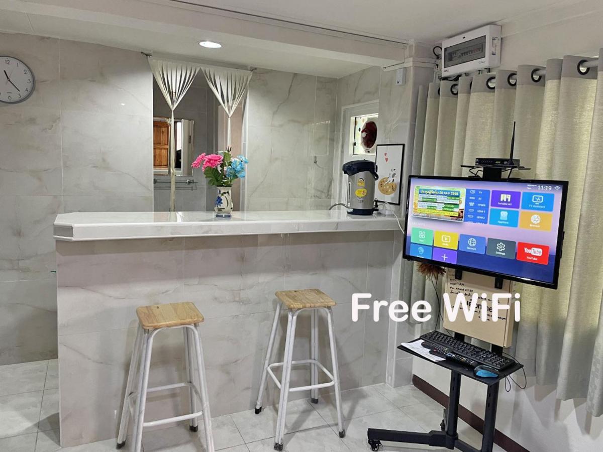 Apartment A4 Dindaeng Bangkok Extérieur photo